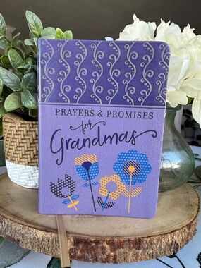 ✨NWT Prayers & Promises for Grandmas💜